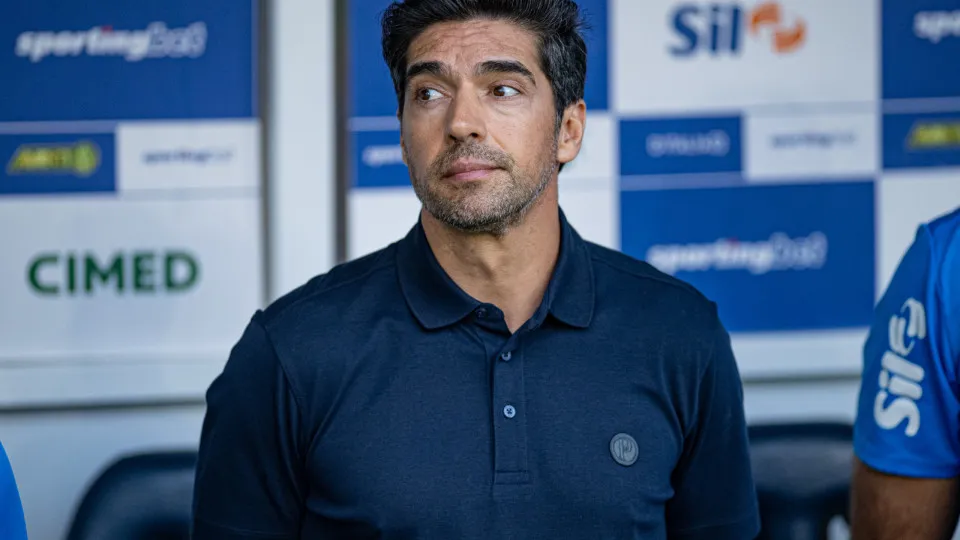Flaco e Abel vivem entre tapas e beijos no Palmeiras
