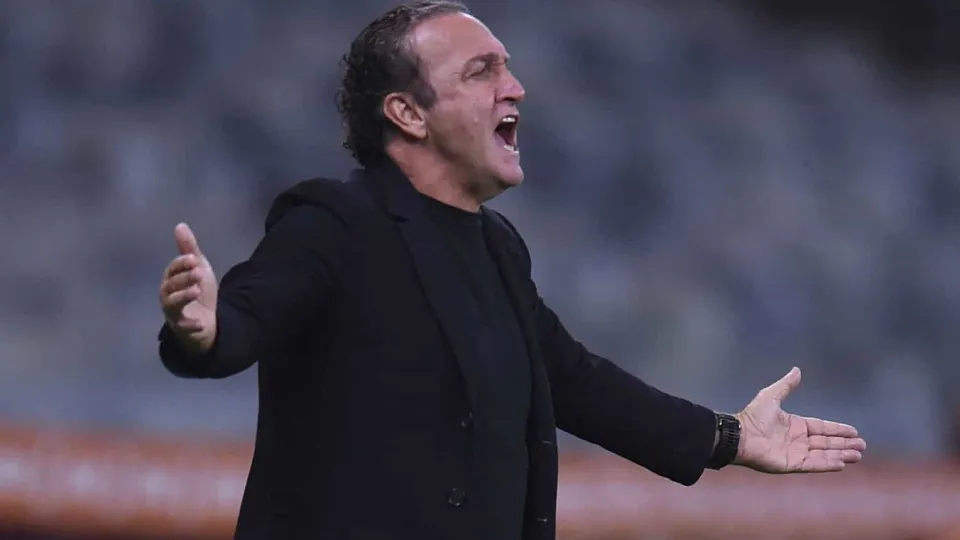Cuca reprova briga de Neymar e Robinho Jr.: 'O único que perde com isso é o Santos'